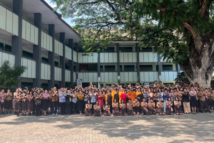 Perayaan Kathina di SMP Xaverius 2 Bandar Lampung: Memupuk Kebersamaan dan Toleransi Antarumat Beragama