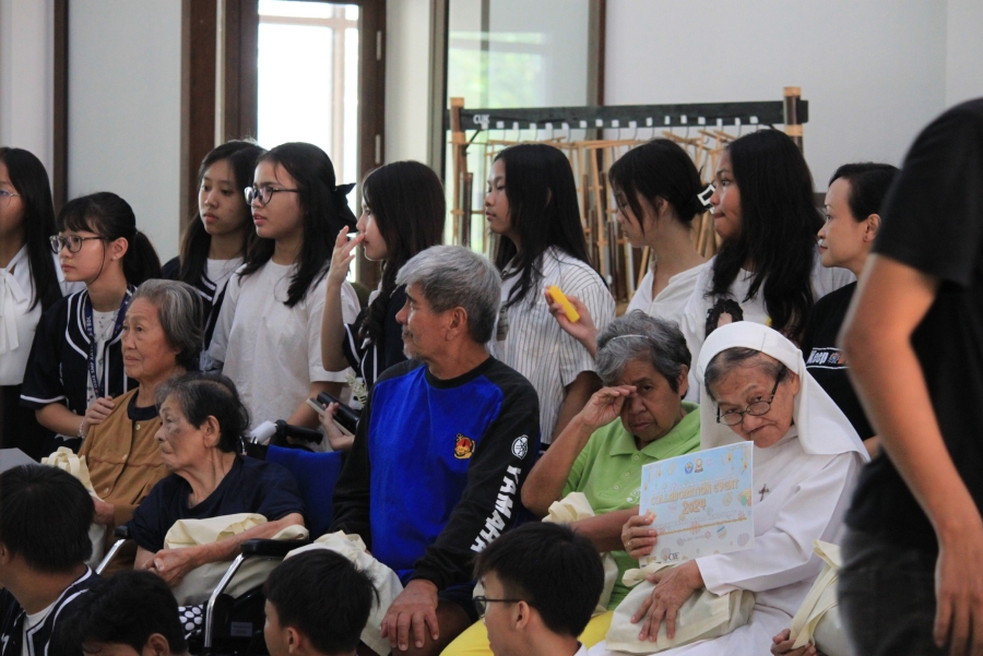 Bakti Sosial di Panti Wreda Griya Nugraha