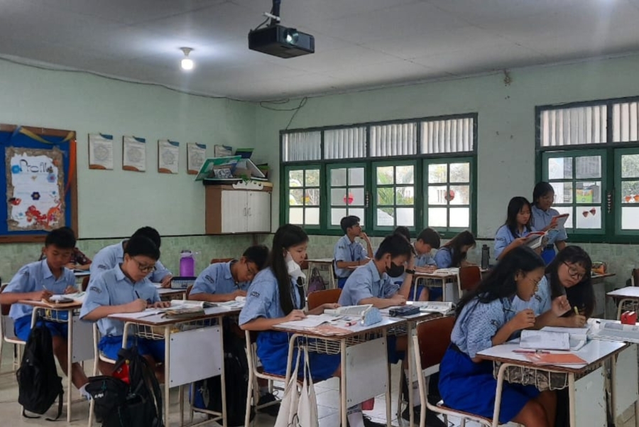 Tingkatkan Kemampuan Literasi Siswa Melalui Pembelajaran Menulis Artikel Ilmiah Populer